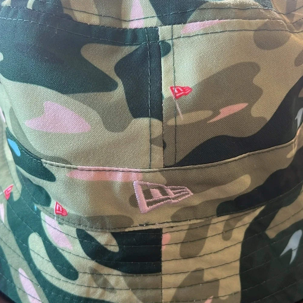 Yankee Reversible Golf Bucket Hat - Picture 3 of 3